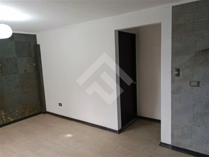 Casa en venta de 4 dorm. en La Florida