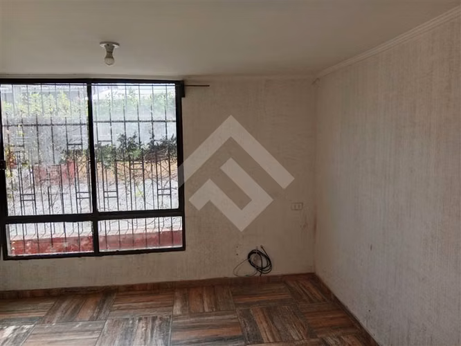 Casa en venta de 4 dorm. en La Florida