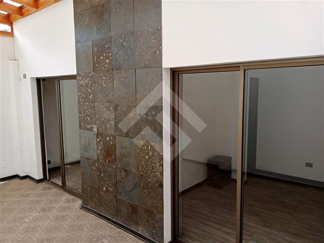 Casa en venta de 4 dorm. en La Florida