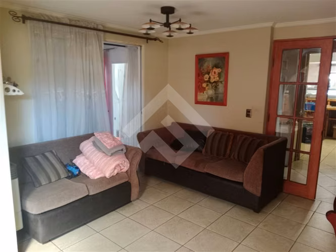 Casa en venta de 6 dorm. en La Florida