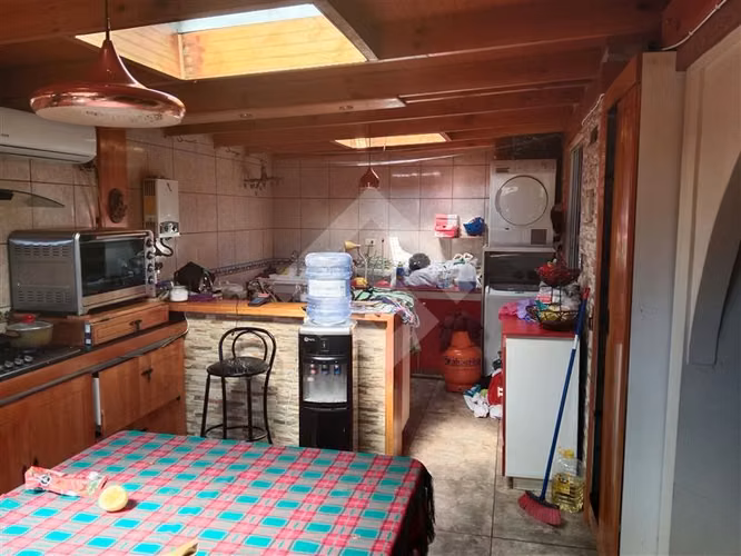Casa en venta de 6 dorm. en La Florida