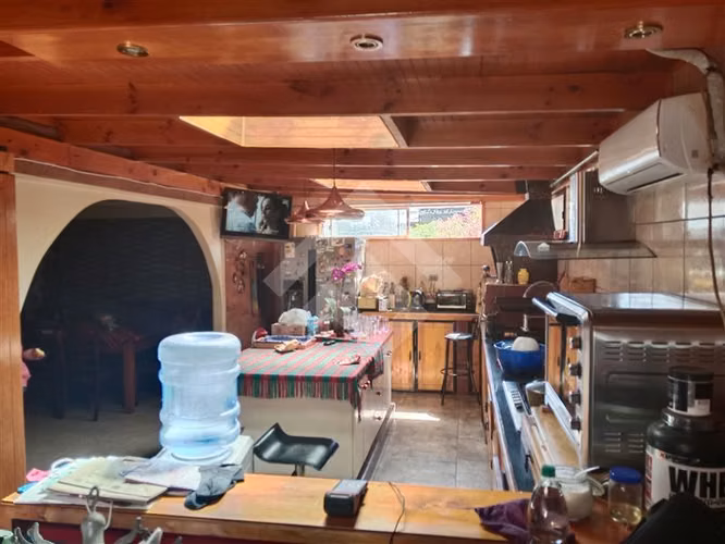 Casa en venta de 6 dorm. en La Florida