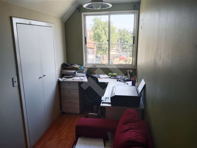 Casa en venta de 6 dorm. en La Florida