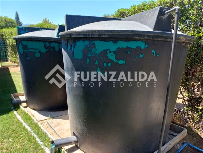 Casa en venta de 4 dorm baños, piscina, central, impecable.