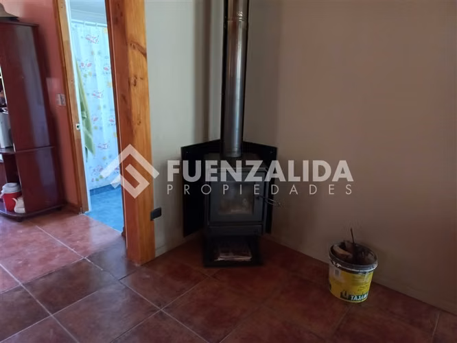 Casa en venta de 4 dorm baños, piscina, central, impecable.