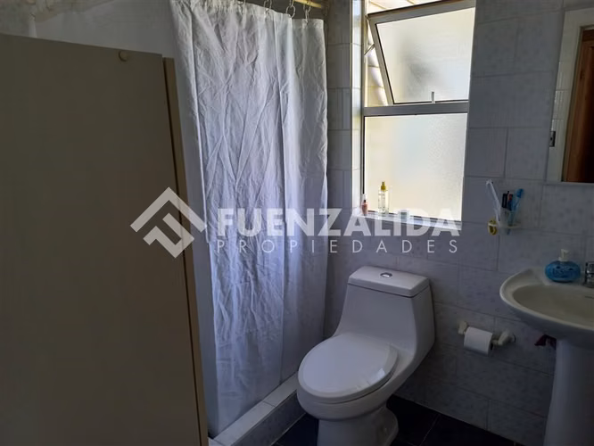 Casa en venta de 4 dorm baños, piscina, central, impecable.