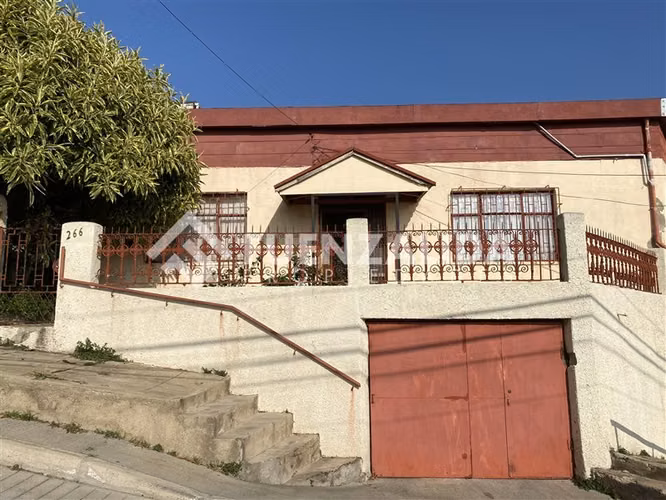 Casa en venta de 4 dorm. en Valparaíso