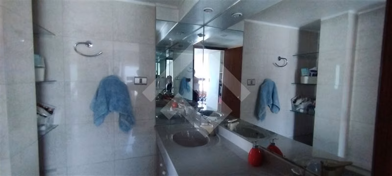 Departamento en venta de 4 dorm. en Viña Poniente