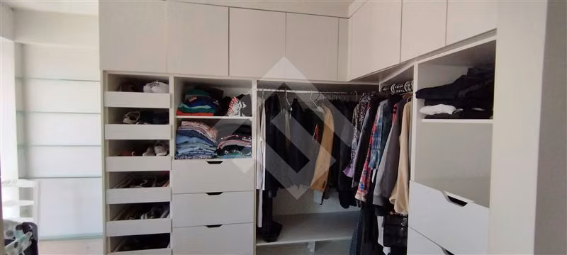 Departamento en venta de 4 dorm. en Viña Poniente