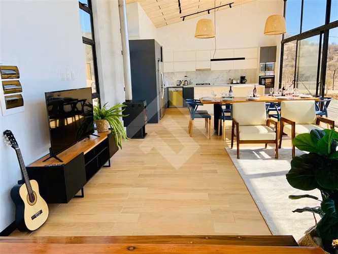 Amplia Casa en venta en Olmué