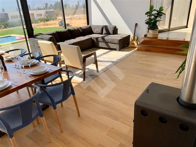 Amplia Casa en venta en Olmué