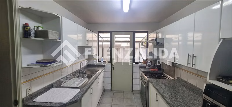 Casa en venta de 4 dorm. en Viña del Mar