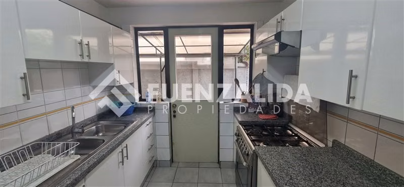 Casa en venta de 4 dorm. en Viña del Mar