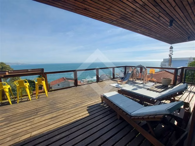 Casa en venta de 3 dorm. en Viña del Mar