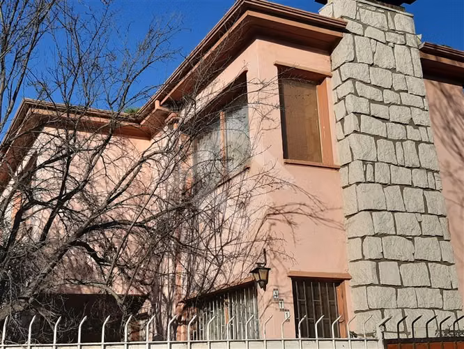Casa en venta de 4 dorm. en centro de Villa Alemana