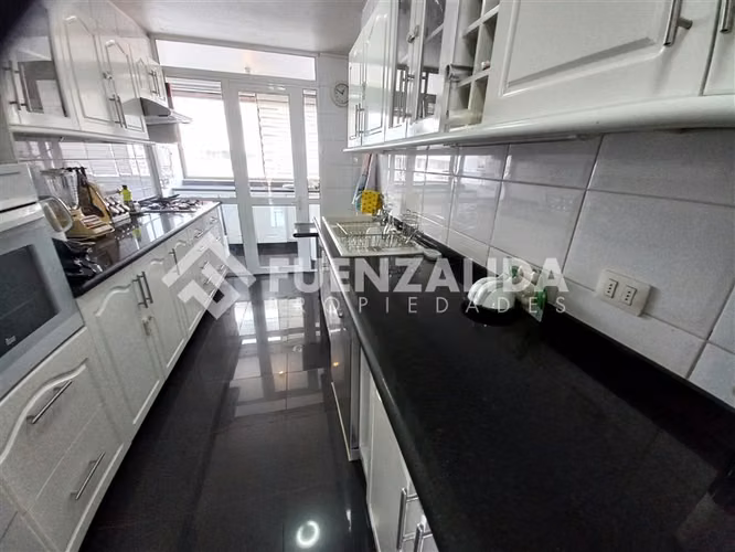 Departamento amoblado año corrido 4 dor, sector Poniente