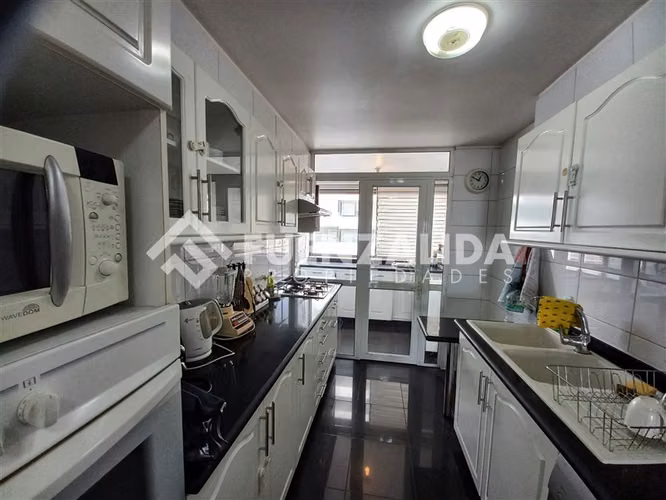 Departamento amoblado año corrido 4 dor, sector Poniente