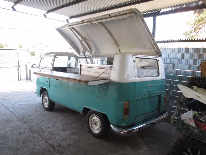 VOLKSWAGEN KOMBI FOOD TRUCK