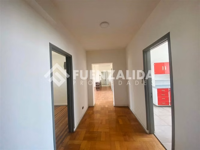 Venta de Departamento de 3 dorm, semi remodelado en Recoleta
