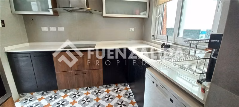 REMODELADA !!!!! Casa 4 Dorm, Estar, 3 Estac.