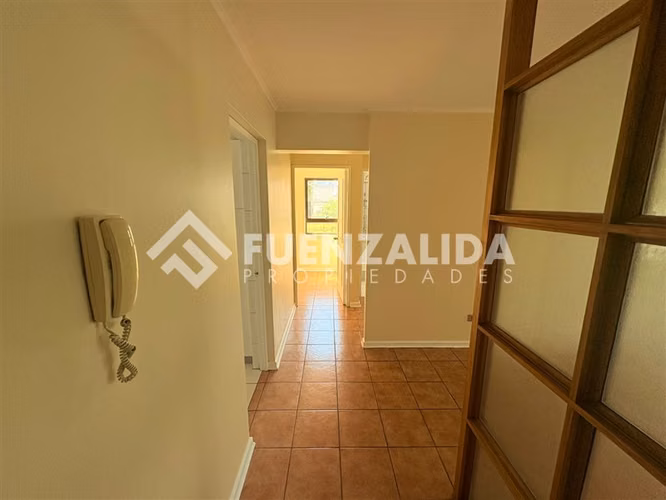 Depto en venta de 2 dorm, Plaza Las Lilas, Providencia