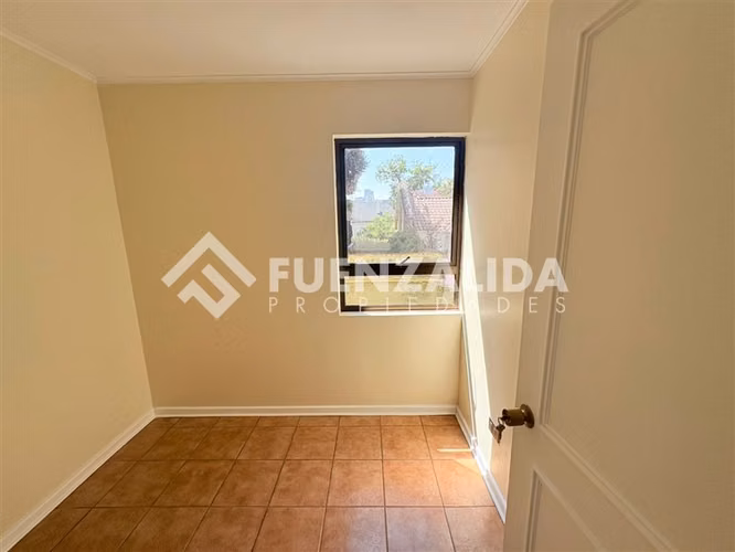 Depto en venta de 2 dorm, Plaza Las Lilas, Providencia
