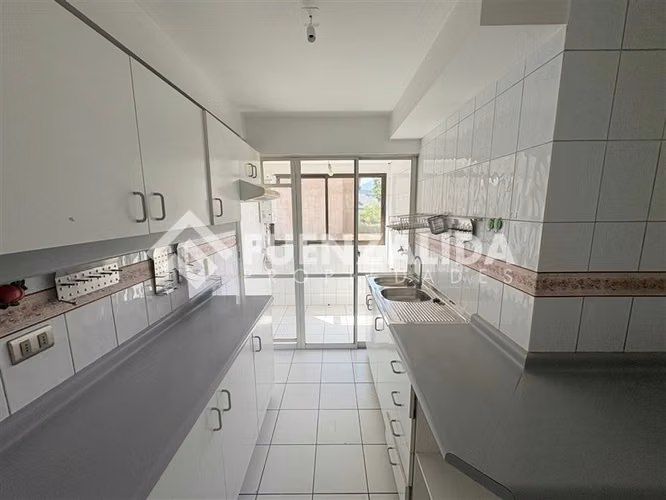 Depto en venta de 2 dorm, Plaza Las Lilas, Providencia