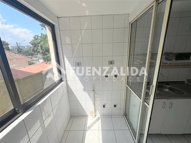 Depto en venta de 2 dorm, Plaza Las Lilas, Providencia