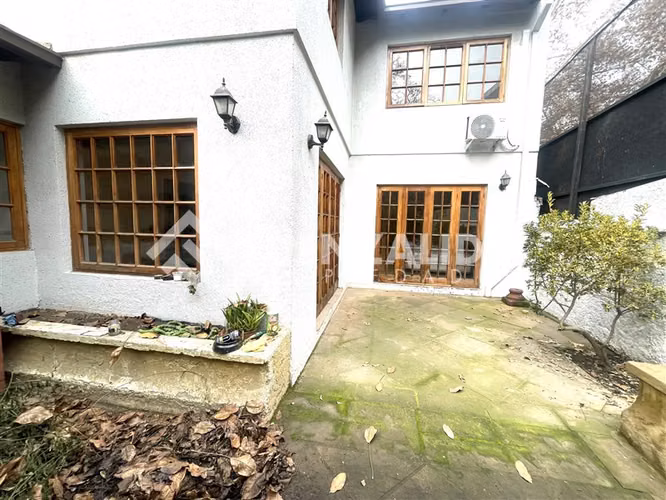 Casa en venta de 3 dorm. en Vitacura