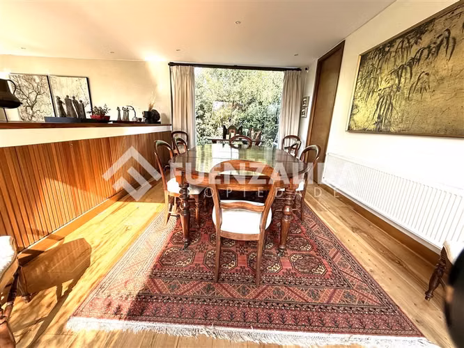Casa en venta de 8 dorm. en Colina