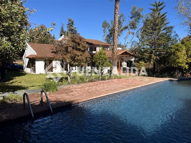 Casa en Venta La Reina alta, segura e impecable