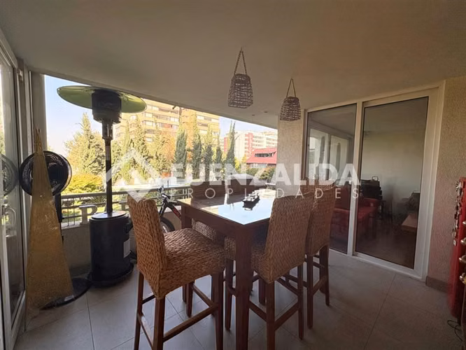 Departamento en venta de 3 dorm. en Las Condes