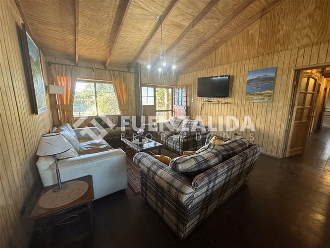 Casa estilo chileno en parcela con piscina y caballeriza - Imagen 2