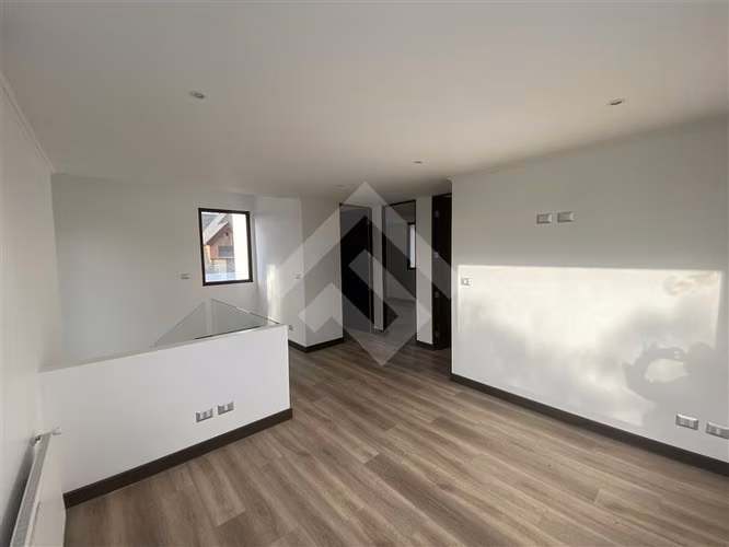 Casa en venta de 4 dorm. en Colina Brisas Norte