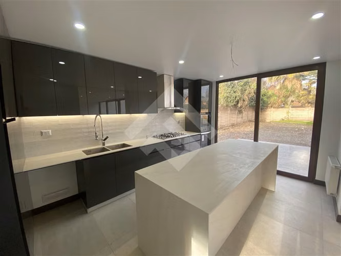 Casa en venta de 4 dorm. en Colina Brisas Norte
