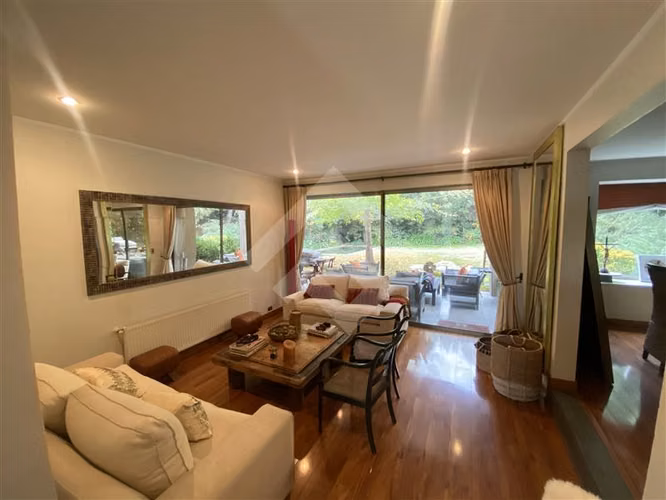 Casa en venta de 4 dorm. 2 suite en la Reserva en Colina