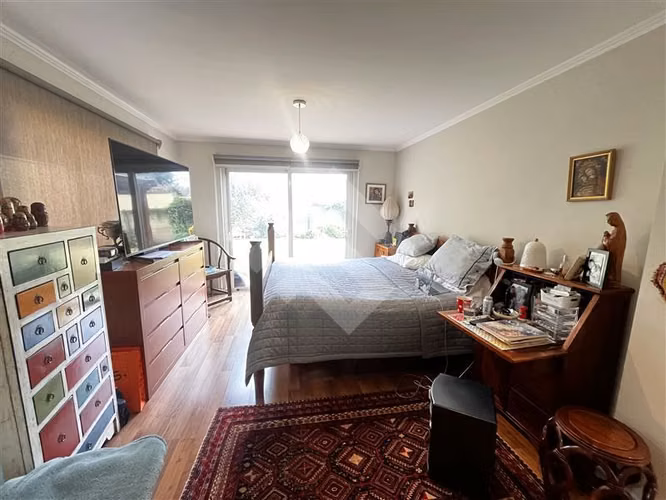 Casa en venta de 4 dorm. + sala estar en Lo Barnechea