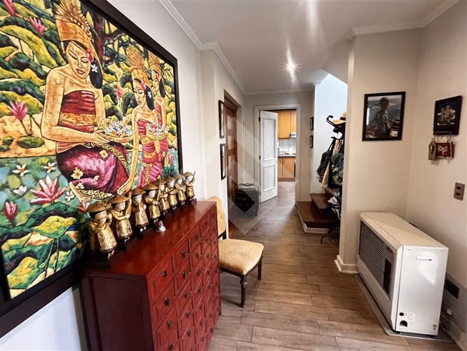 Casa en venta de 4 dorm. + sala estar en Lo Barnechea