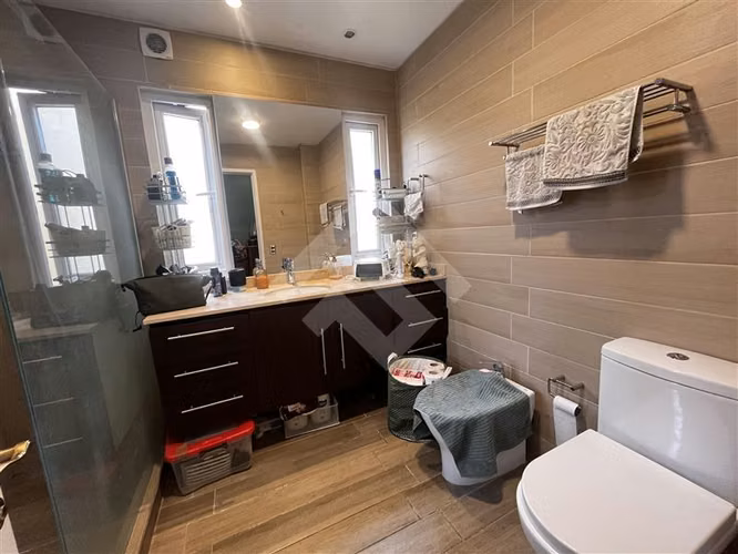 Casa en venta de 4 dorm. + sala estar en Lo Barnechea