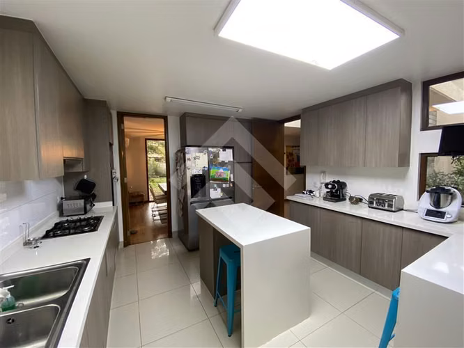 Casa en venta de 3 dorm. en Chamisero Colina