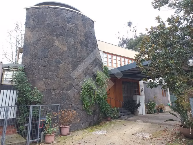 Casa en venta de 3 dorm. en La Reina