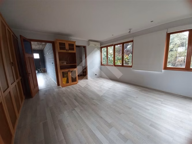 Casa en venta de 3 dorm. en La Reina