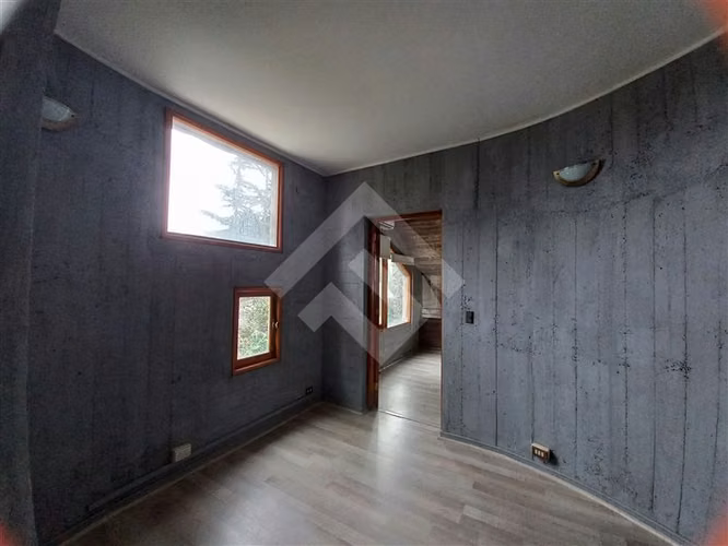 Casa en venta de 3 dorm. en La Reina