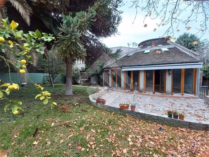Casa en venta de 3 dorm. en La Reina