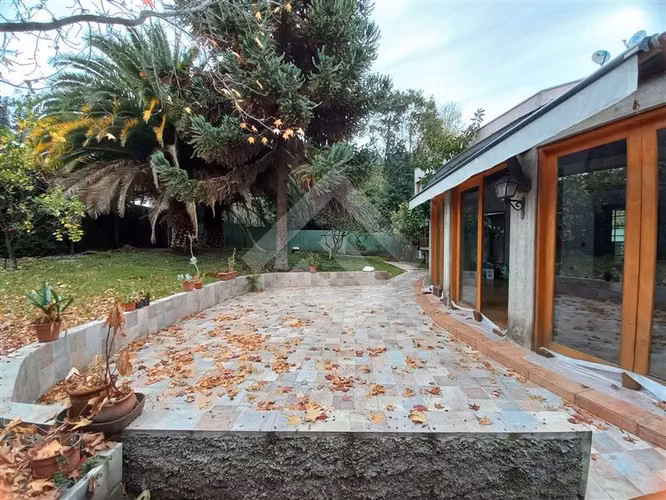 Casa en venta de 3 dorm. en La Reina