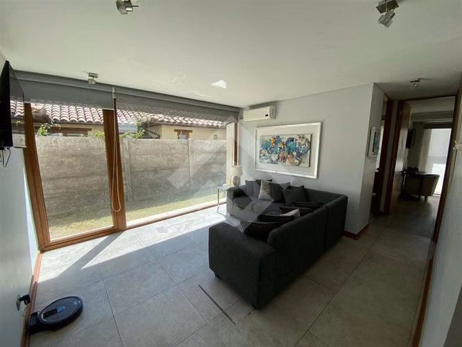 Casa en venta de 5 dorm. en Piedra Roja Colina