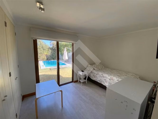 Casa en venta de 5 dorm. en Piedra Roja Colina