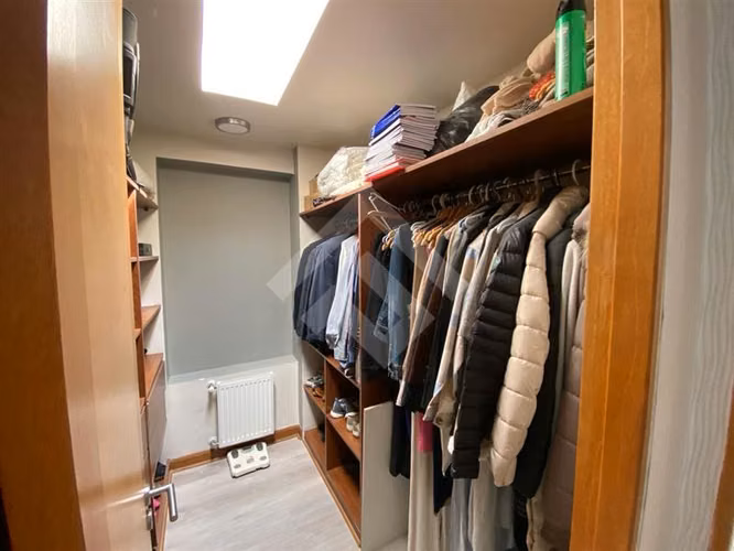 Casa en venta de 5 dorm. en Piedra Roja Colina