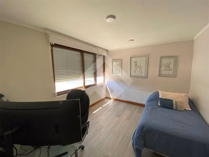 Casa en venta de 5 dorm. en Piedra Roja Colina