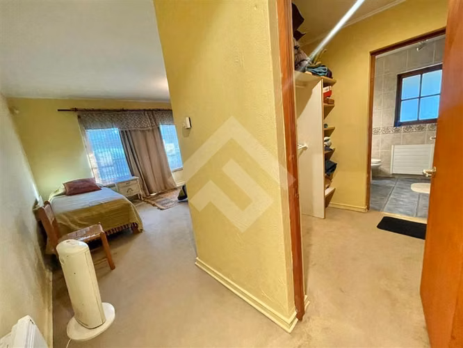 Casa en venta de 5 dorm. en Calera de Tango 5042 mt2 Terreno